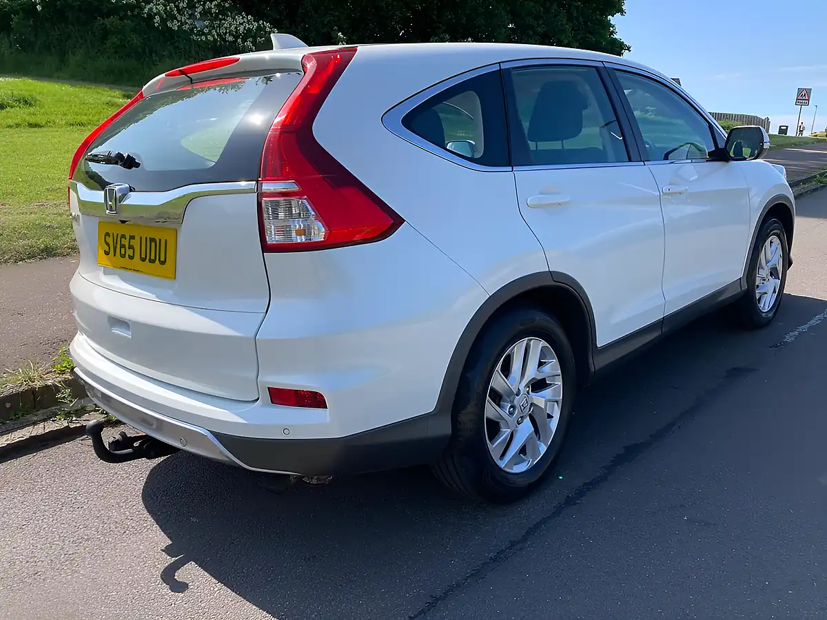 Used 2015 Honda Cr-V Se White - Interior and Exterior details 3