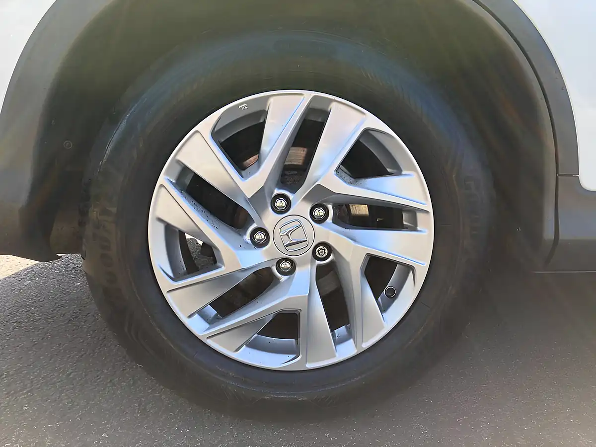 Used 2015 Honda Cr-V Se White - Interior and Exterior details 9