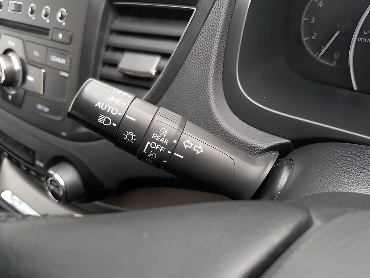 Used 2015 Honda Cr-V Se White - Interior and Exterior details 11