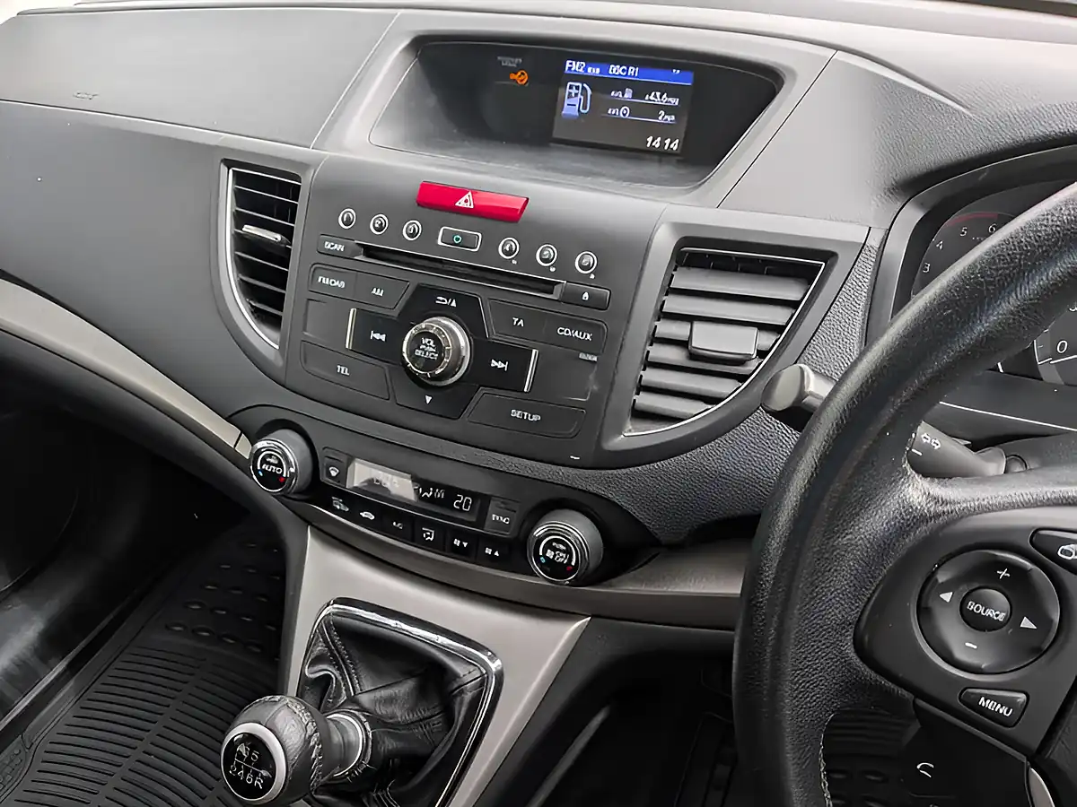 Used 2015 Honda Cr-V Se White - Interior and Exterior details 9