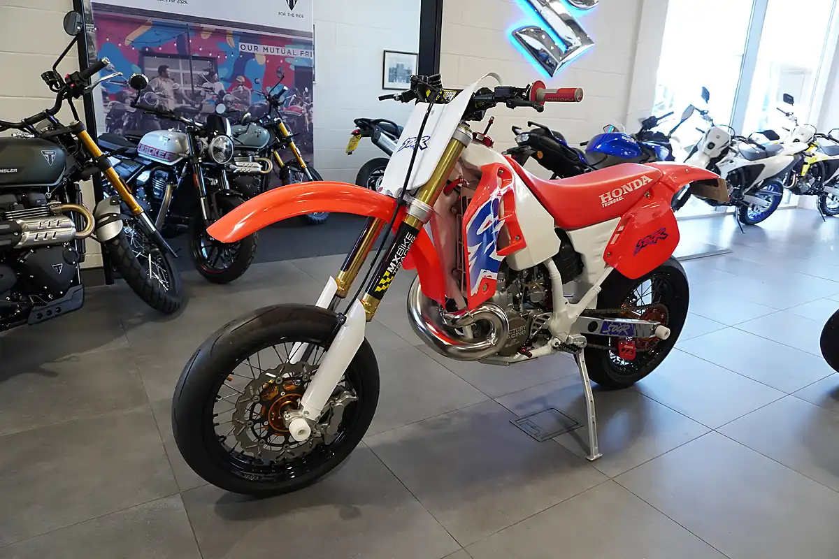Used 2015 Honda CR500R Red - Interior and Exterior details 6
