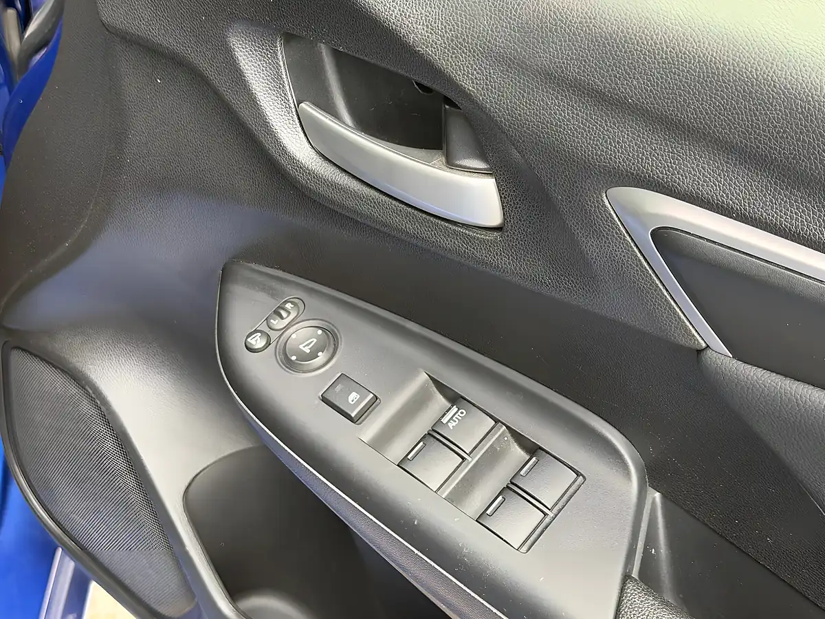 Used 2015 Honda Fit 5dr Auto Blue - Interior and Exterior details 12