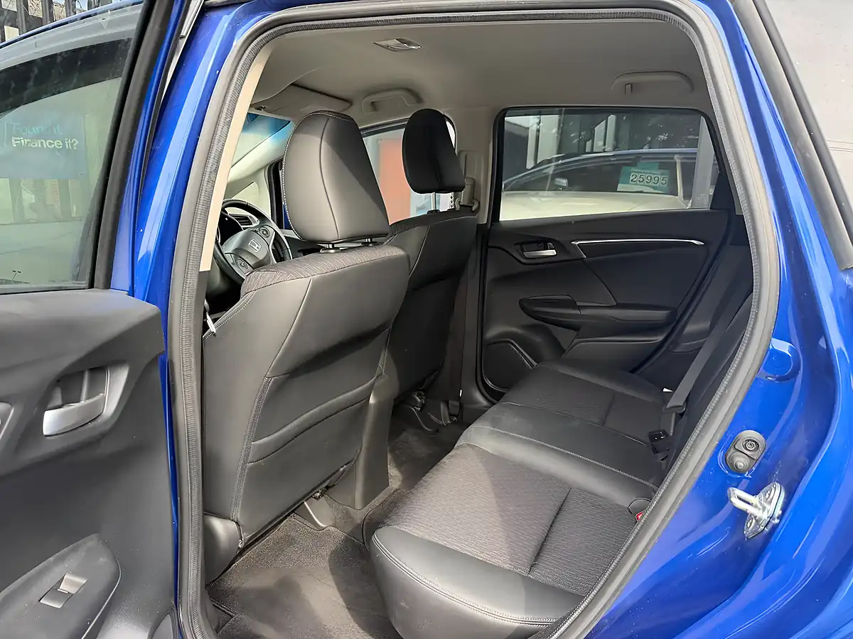 Used 2015 Honda Fit 5dr Auto Blue - Interior and Exterior details 18