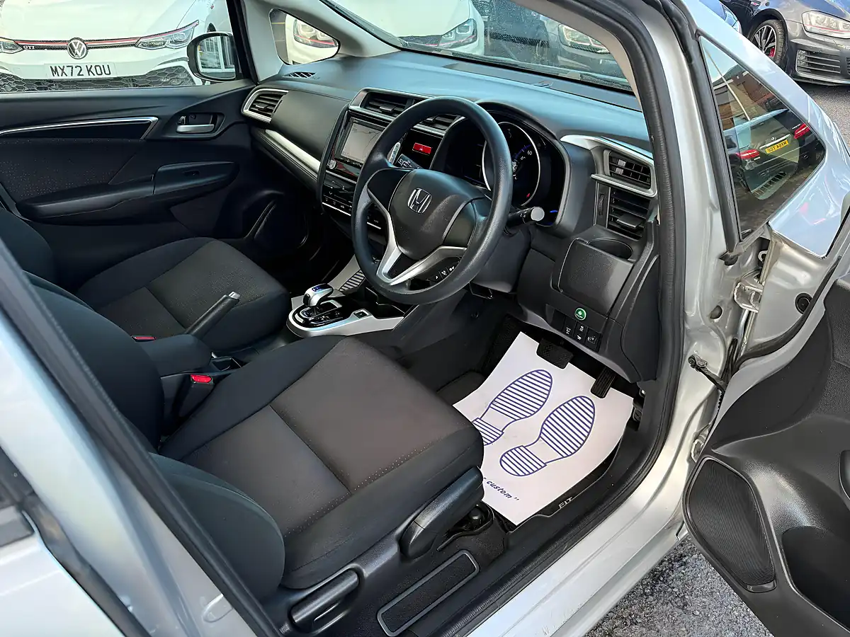 Used 2015 Honda Fit F Package Silver - Interior and Exterior details 10