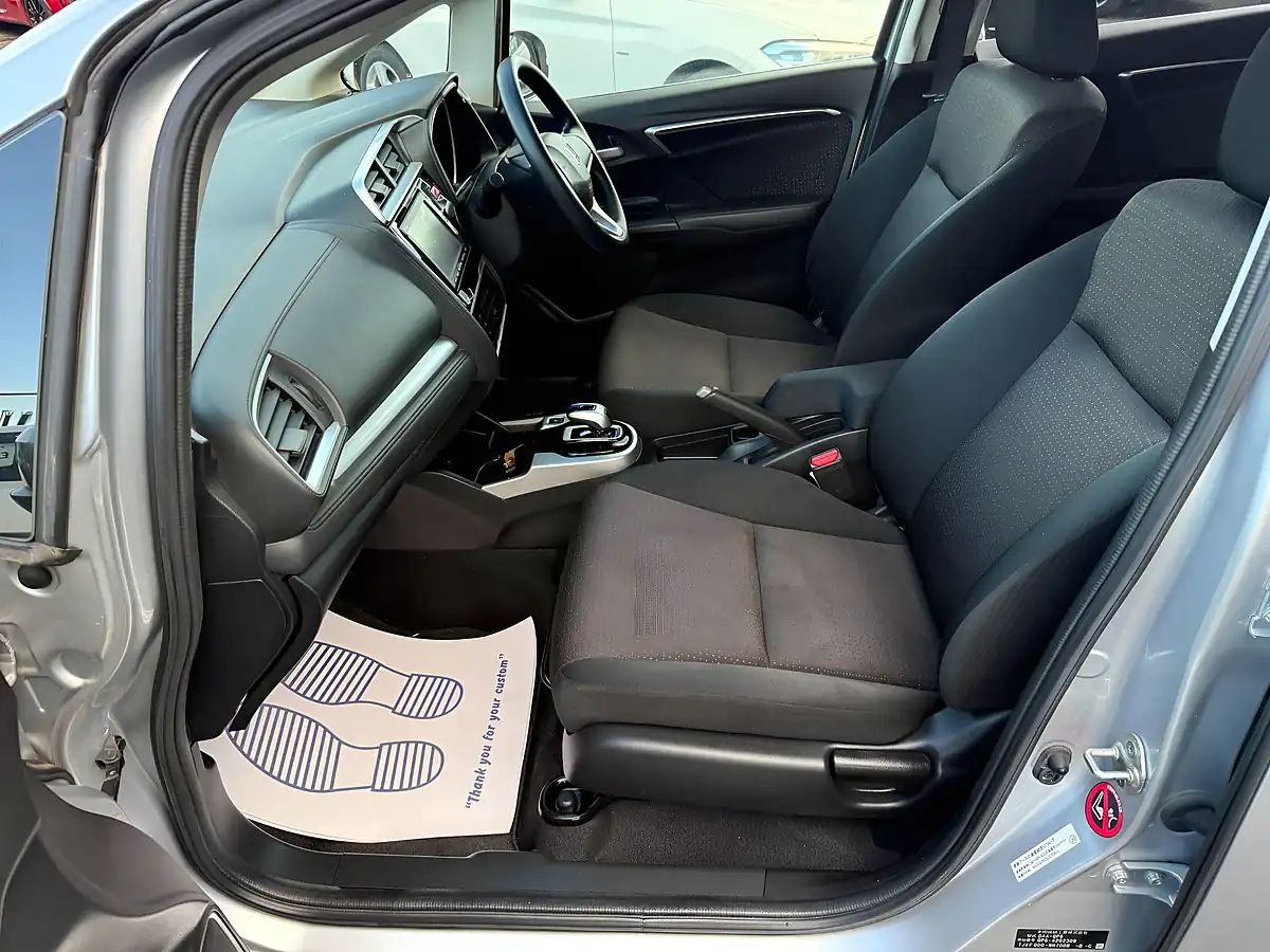 Used 2015 Honda Fit F Package Silver - Interior and Exterior details 11