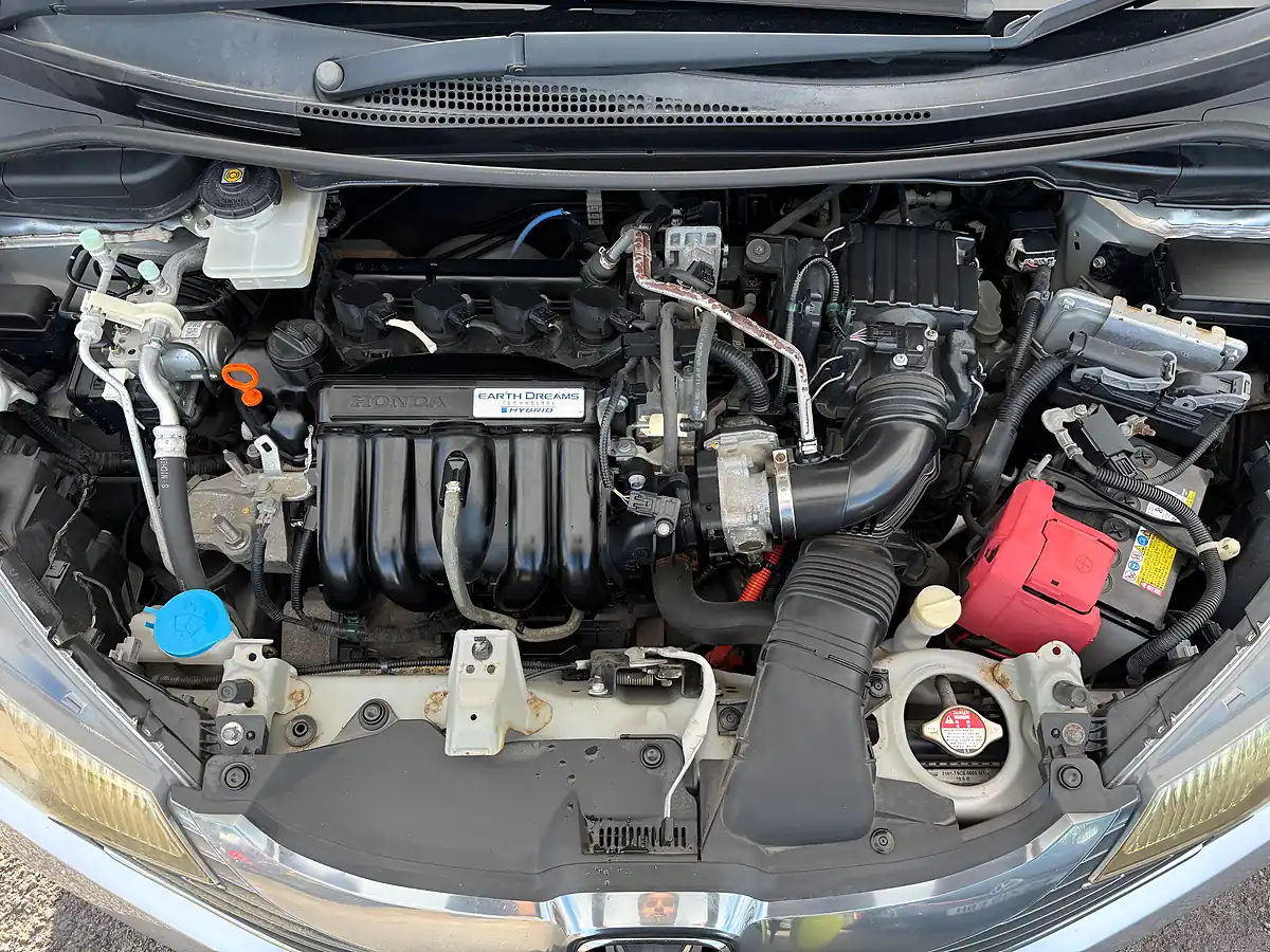 Used 2015 Honda Fit F Package Silver - Interior and Exterior details 18