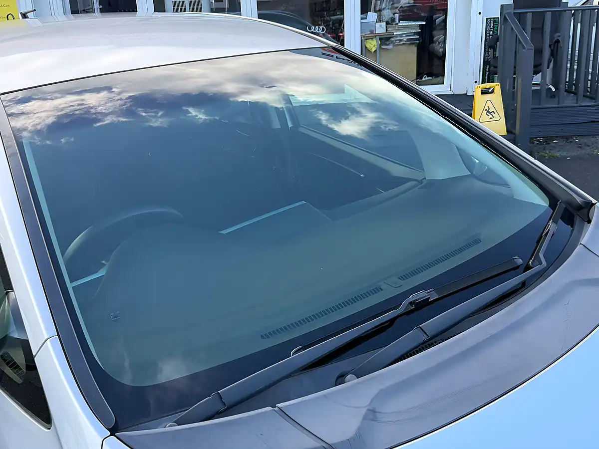Used 2015 Honda Fit F Package Silver - Interior and Exterior details 4