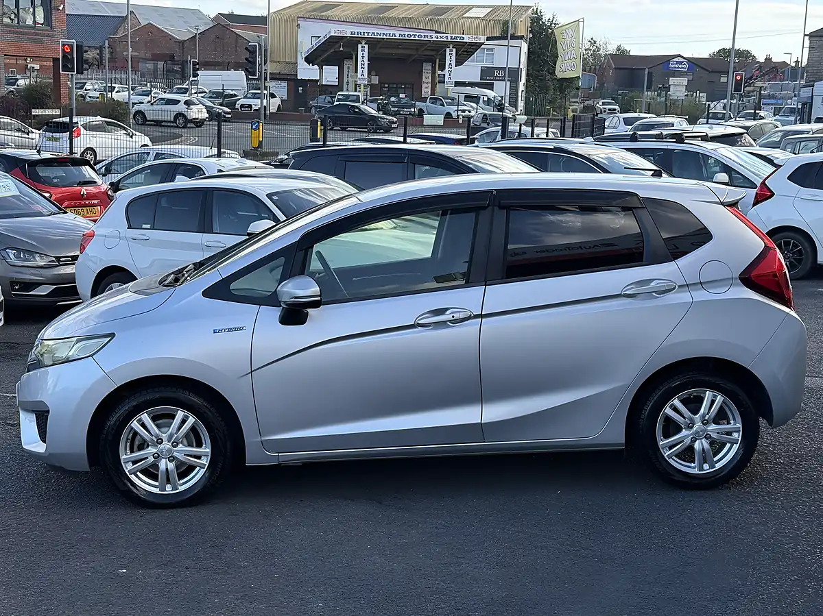 Used 2015 Honda Fit F Package Silver - Interior and Exterior details 6