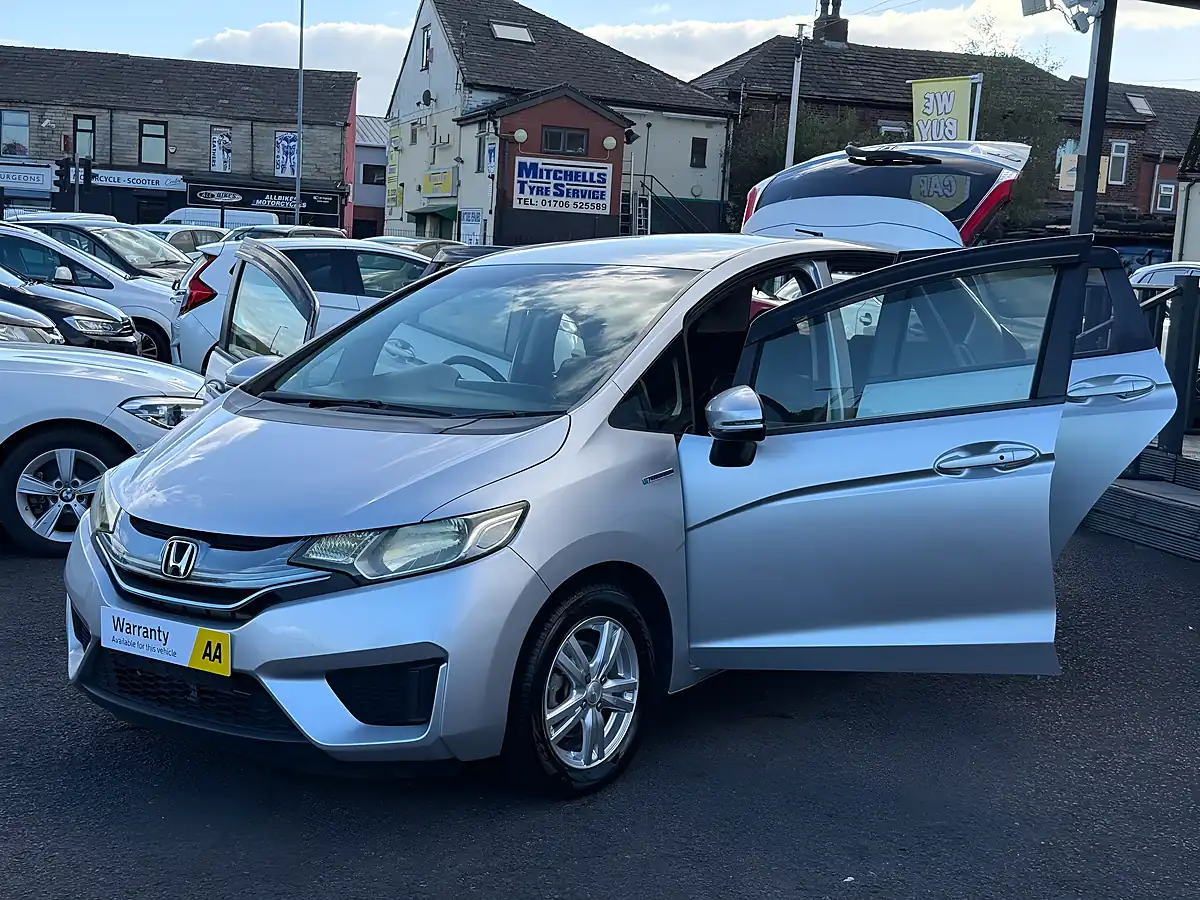 Used 2015 Honda Fit F Package Silver - Interior and Exterior details 9