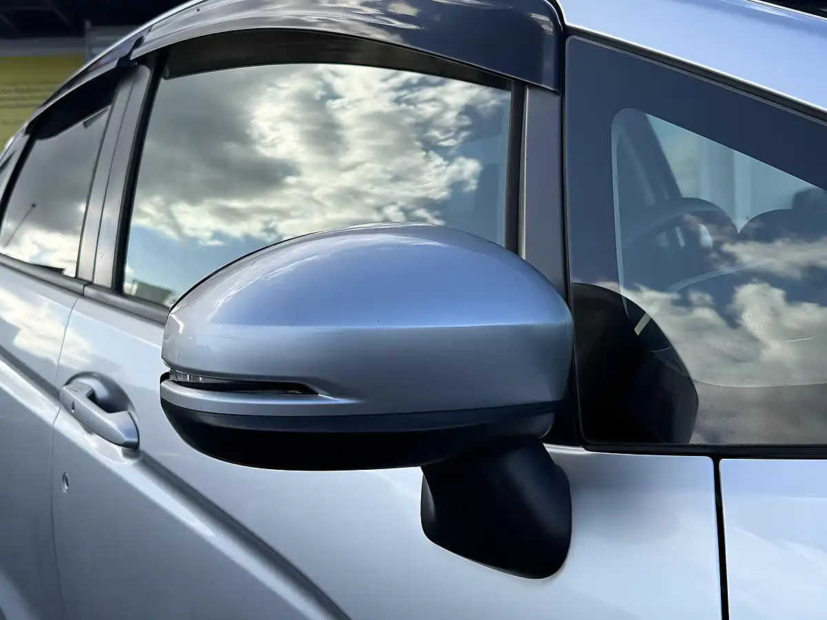 Used 2015 Honda Fit Silver - Interior and Exterior details 10