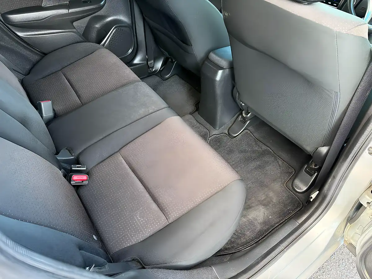 Used 2015 Honda Fit Silver - Interior and Exterior details 13