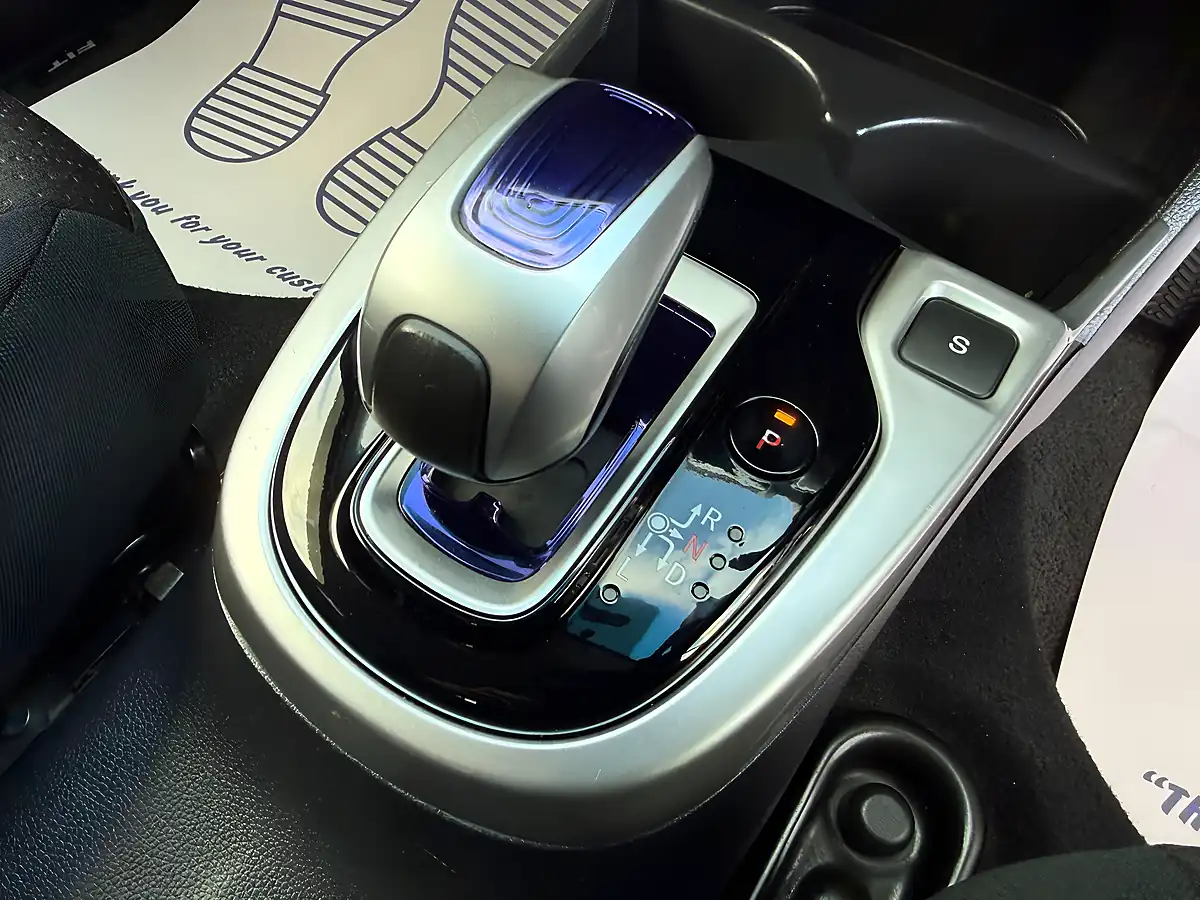 Used 2015 Honda Fit Silver - Interior and Exterior details 15