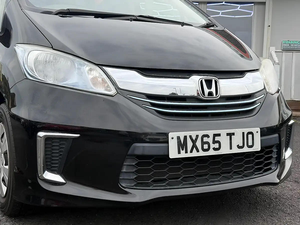 Used 2015 Honda Freed Sliding Doors Black - Interior and Exterior details 6