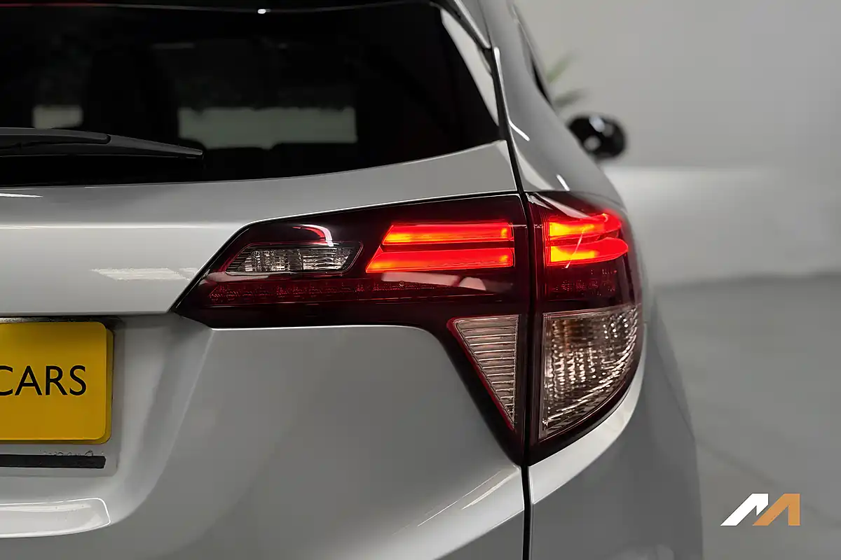 Used 2015 Honda Hr-V Ex Alabaster Silver - Interior and Exterior details 10
