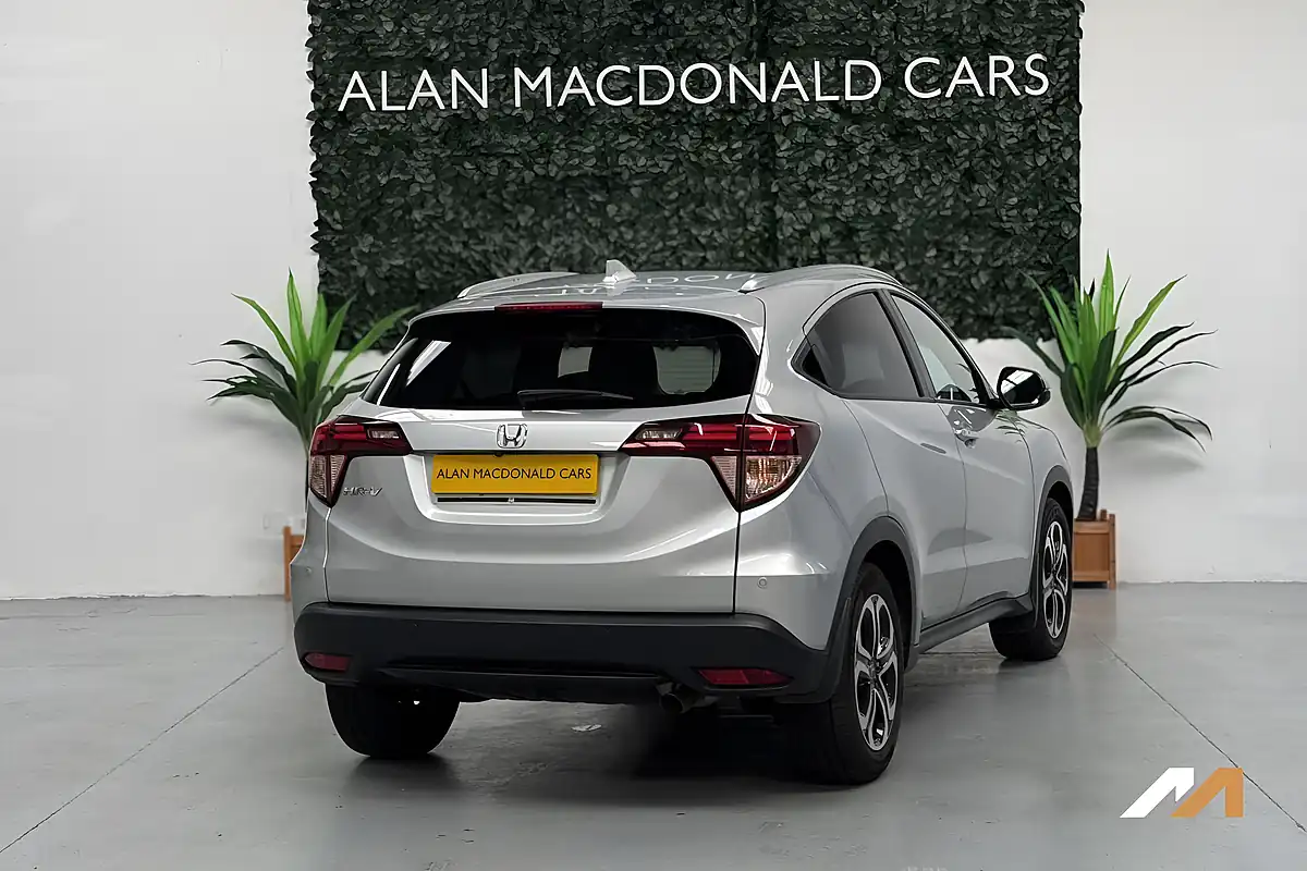 Used 2015 Honda Hr-V Ex Alabaster Silver - Interior and Exterior details 2