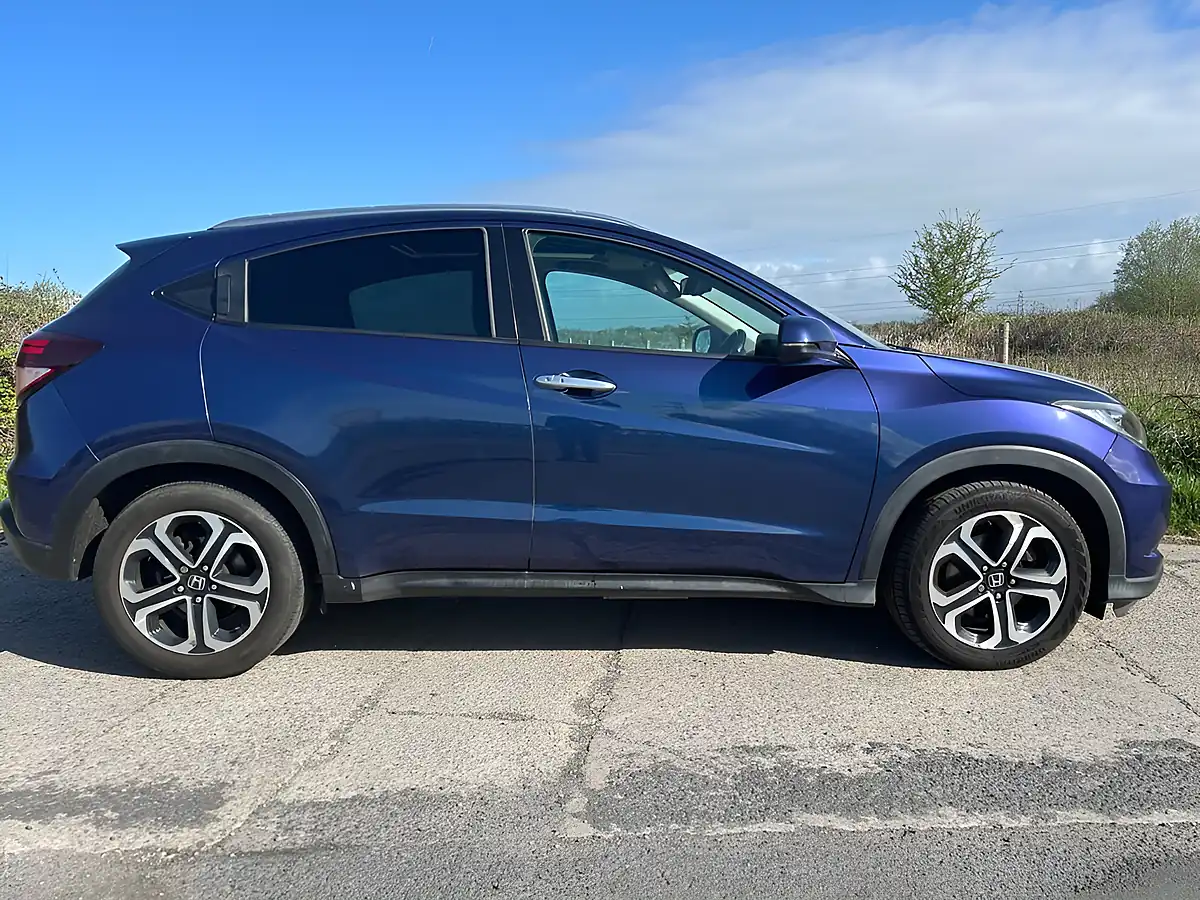 Used 2015 Honda Hr-V Ex Blue - Interior and Exterior details 2