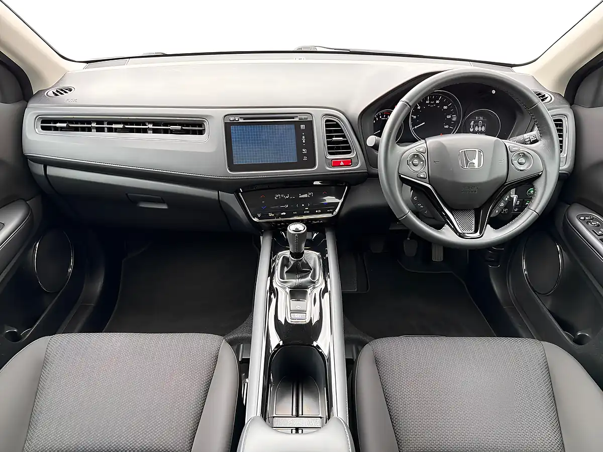 Used 2015 Honda Hr-V Se White - Interior and Exterior details 10