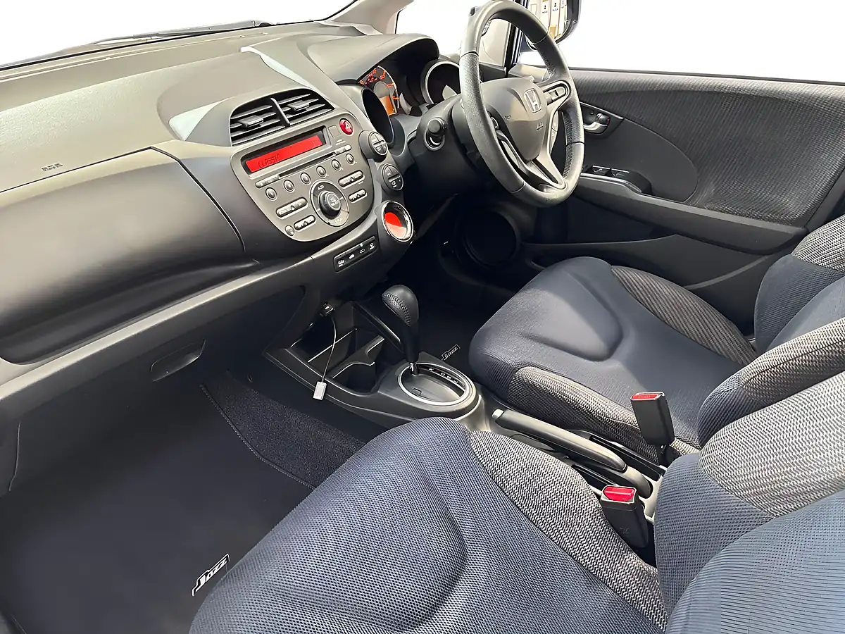 Used 2015 Honda Jazz Es Plus Blue - Interior and Exterior details 11
