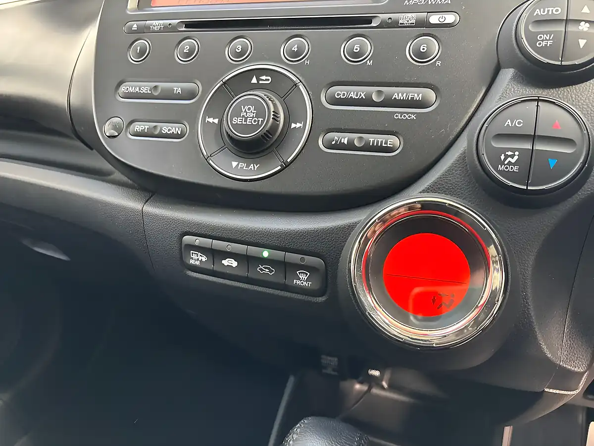 Used 2015 Honda Jazz Es Plus Blue - Interior and Exterior details 13