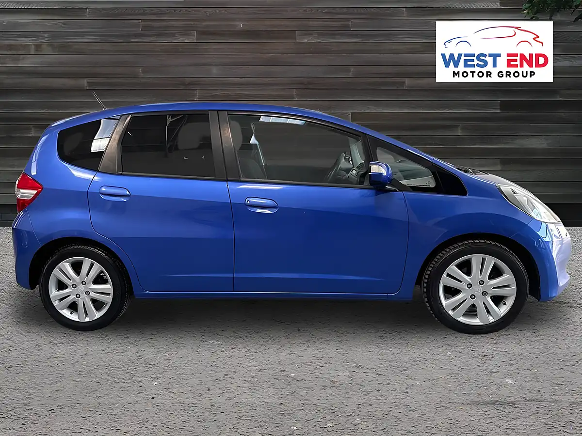 Used 2015 Honda Jazz Es Plus Blue - Interior and Exterior details 2