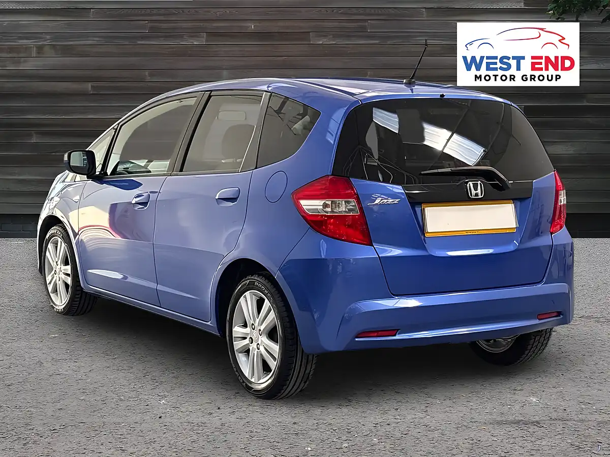 Used 2015 Honda Jazz Es Plus Blue - Interior and Exterior details 3