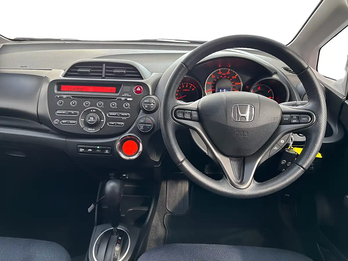 Used 2015 Honda Jazz Es Plus Blue - Interior and Exterior details 9