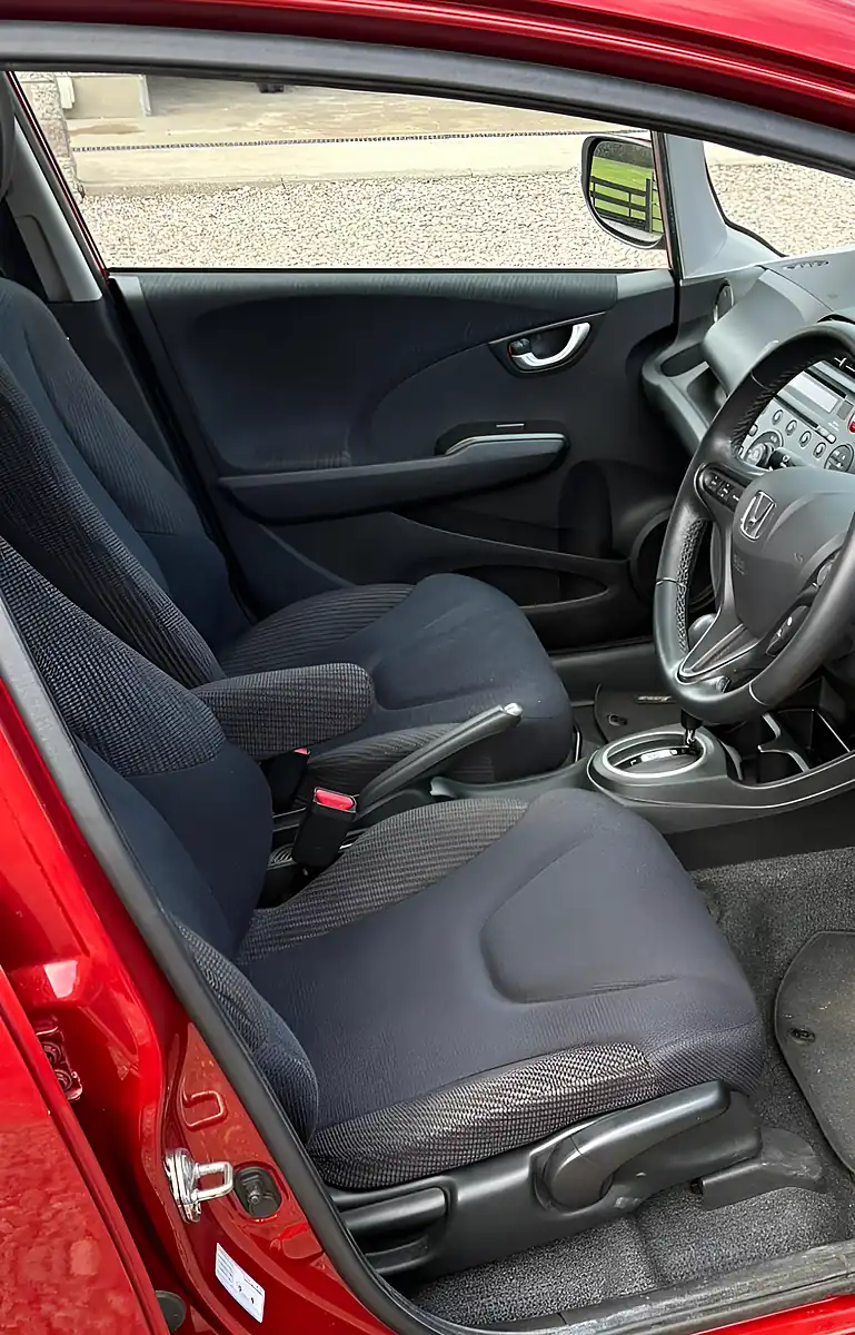 Used 2015 Honda Jazz Es Plus Red - Interior and Exterior details 6