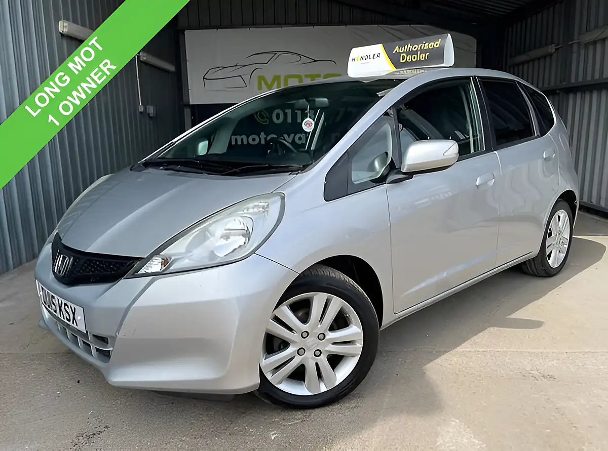 Used 2015 Honda Jazz Es Plus Silver - Front View