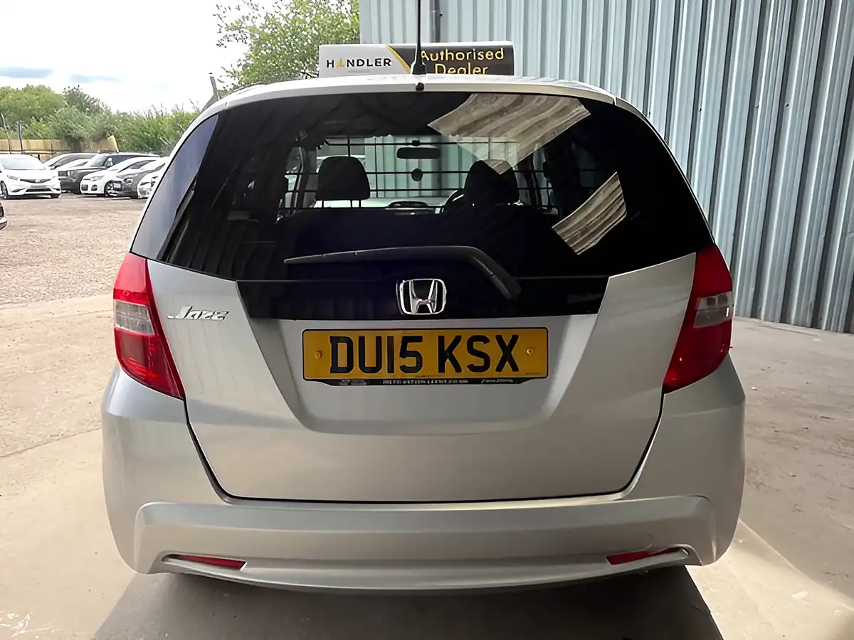 Used 2015 Honda Jazz Es Plus Silver - Interior and Exterior details 13
