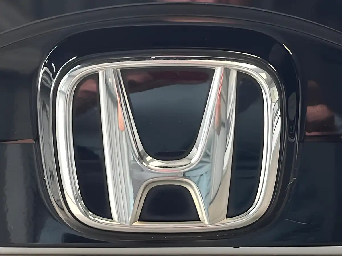 Used 2015 Honda Jazz Es Plus Silver - Interior and Exterior details 9