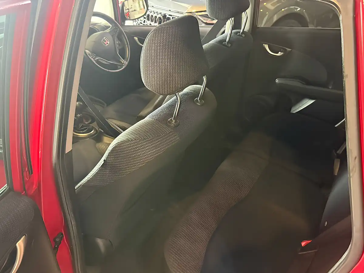 Used 2015 Honda Jazz Es Plus T Red - Interior and Exterior details 10