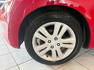 Used 2015 Honda Jazz Es Plus T Red - Interior and Exterior details 17