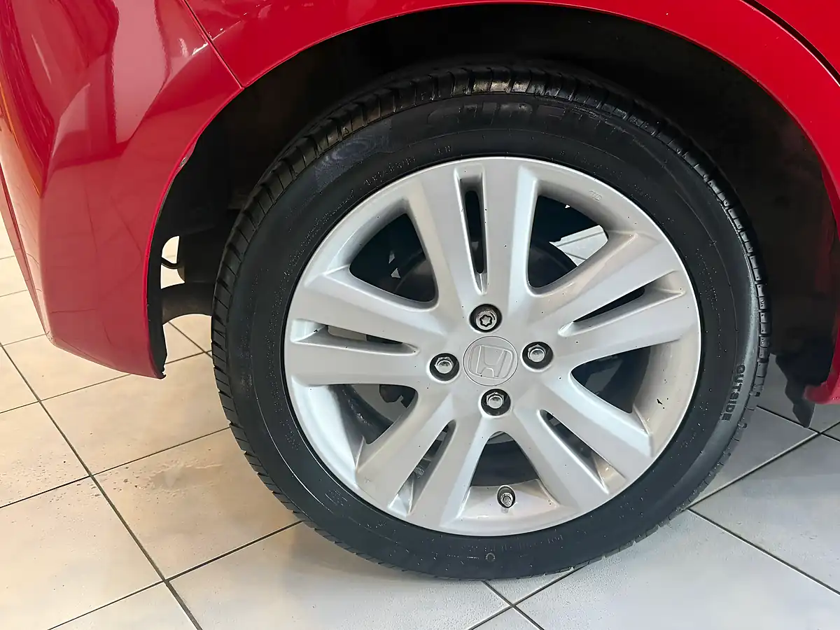 Used 2015 Honda Jazz Es Plus T Red - Interior and Exterior details 19
