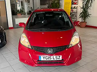 Used 2015 Honda Jazz Es Plus T Red - Interior and Exterior details 3