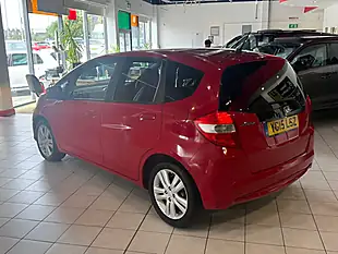 Used 2015 Honda Jazz Es Plus T Red - Interior and Exterior details 6