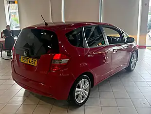 Used 2015 Honda Jazz Es Plus T Red - Interior and Exterior details 9