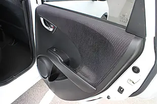 Used 2015 Honda Jazz Es Plus White - Interior and Exterior details 14