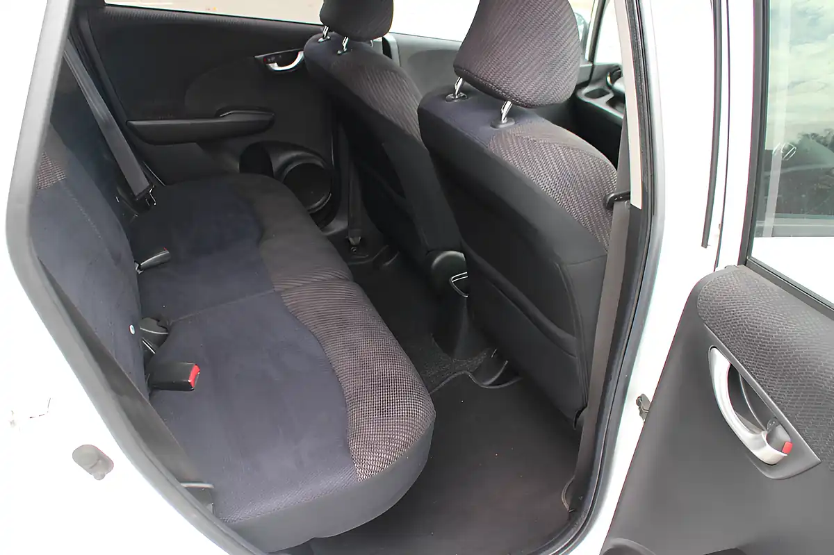 Used 2015 Honda Jazz Es Plus White - Interior and Exterior details 15