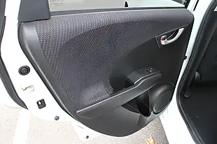 Used 2015 Honda Jazz Es Plus White - Interior and Exterior details 17