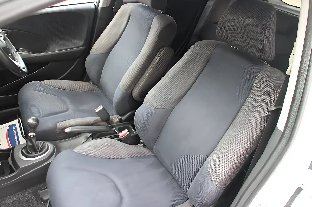 Used 2015 Honda Jazz Es Plus White - Interior and Exterior details 19