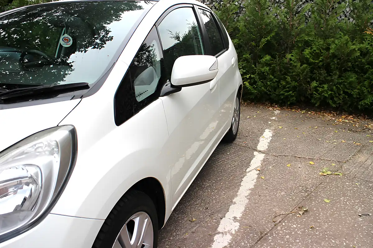 Used 2015 Honda Jazz Es Plus White - Interior and Exterior details 3