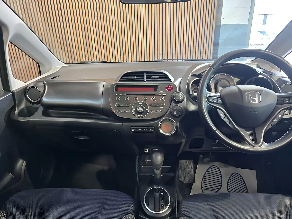 Used 2015 Honda Jazz Ex Silver - Interior and Exterior details 11