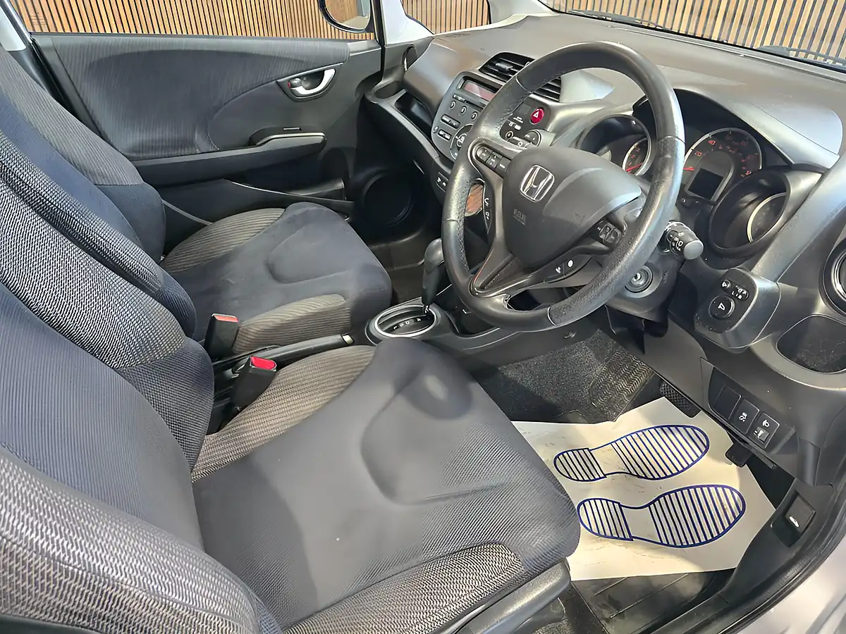 Used 2015 Honda Jazz Ex Silver - Interior and Exterior details 13