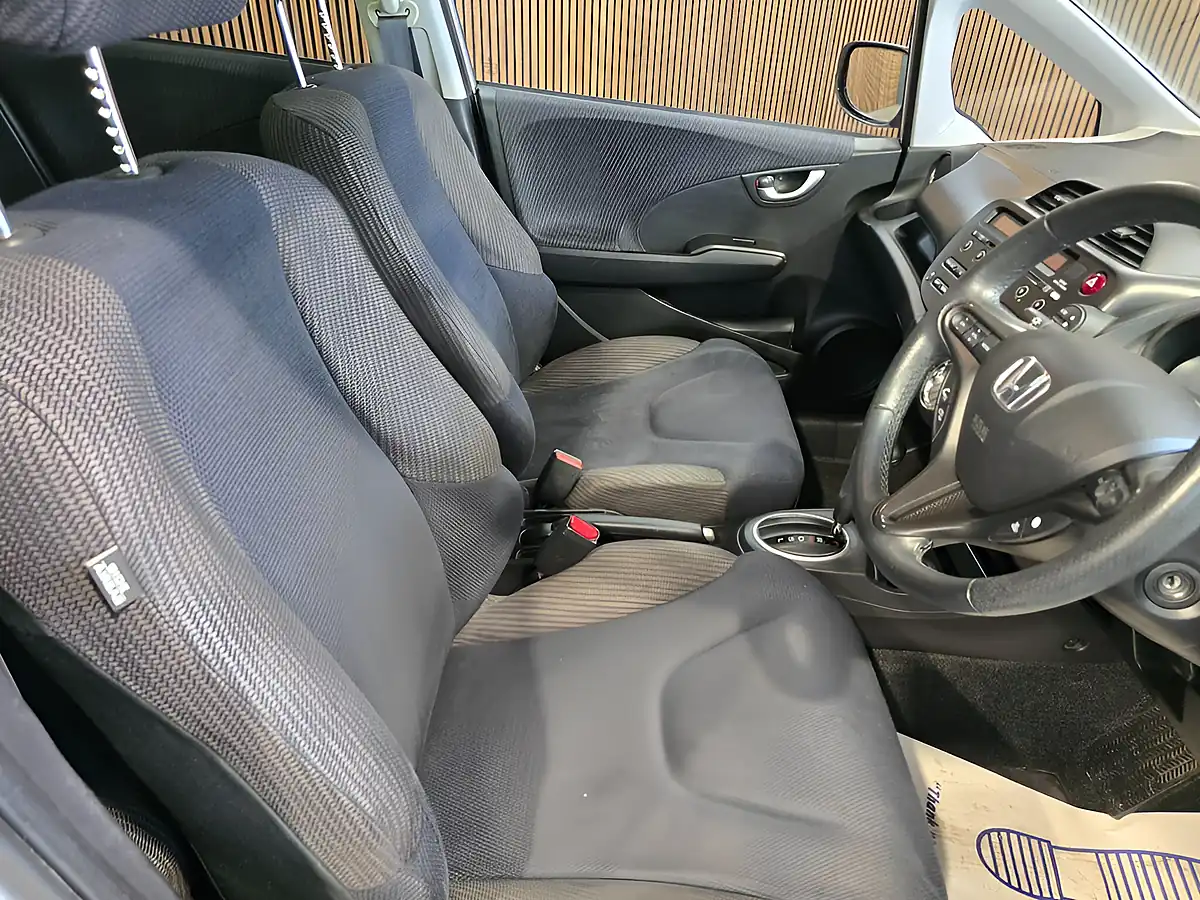 Used 2015 Honda Jazz Ex Silver - Interior and Exterior details 14