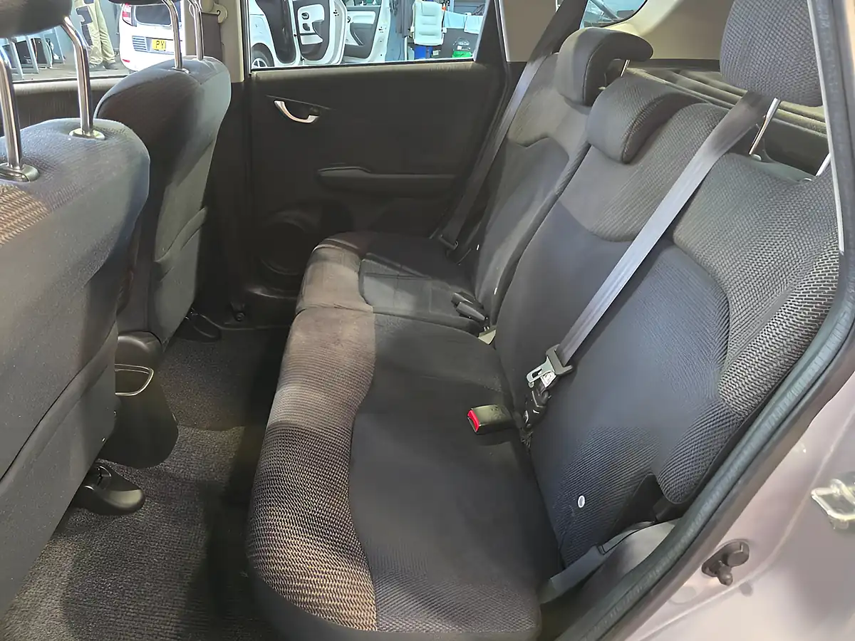 Used 2015 Honda Jazz Ex Silver - Interior and Exterior details 18