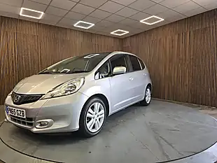 Used 2015 Honda Jazz Ex Silver - Interior and Exterior details 4