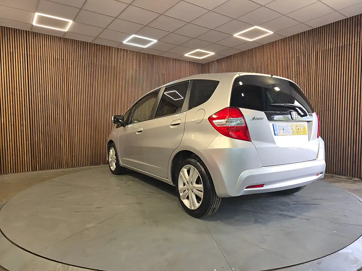 Used 2015 Honda Jazz Ex Silver - Interior and Exterior details 5