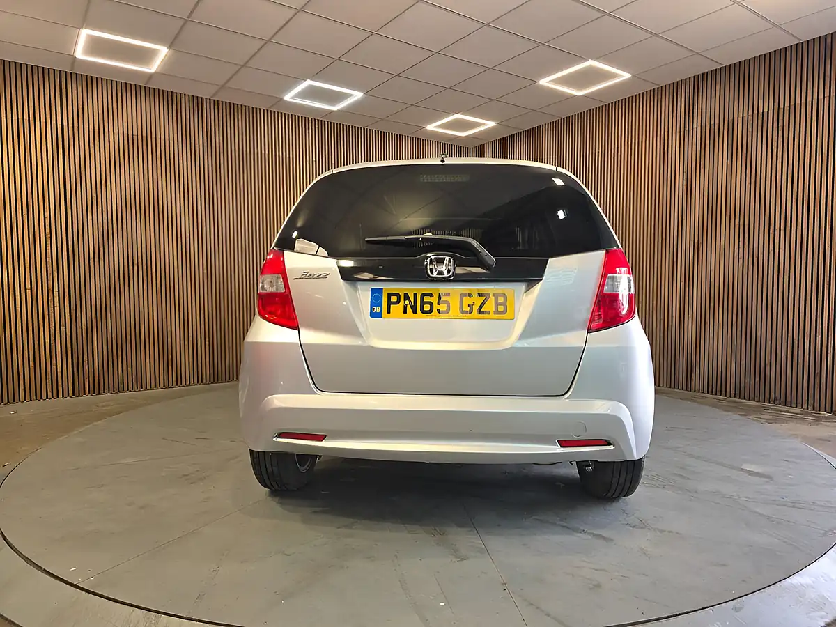 Used 2015 Honda Jazz Ex Silver - Interior and Exterior details 7
