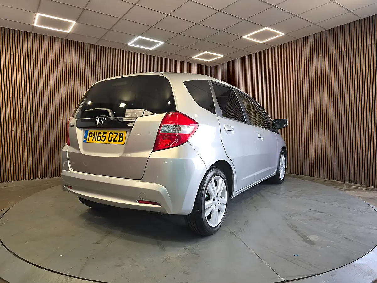 Used 2015 Honda Jazz Ex Silver - Interior and Exterior details 9