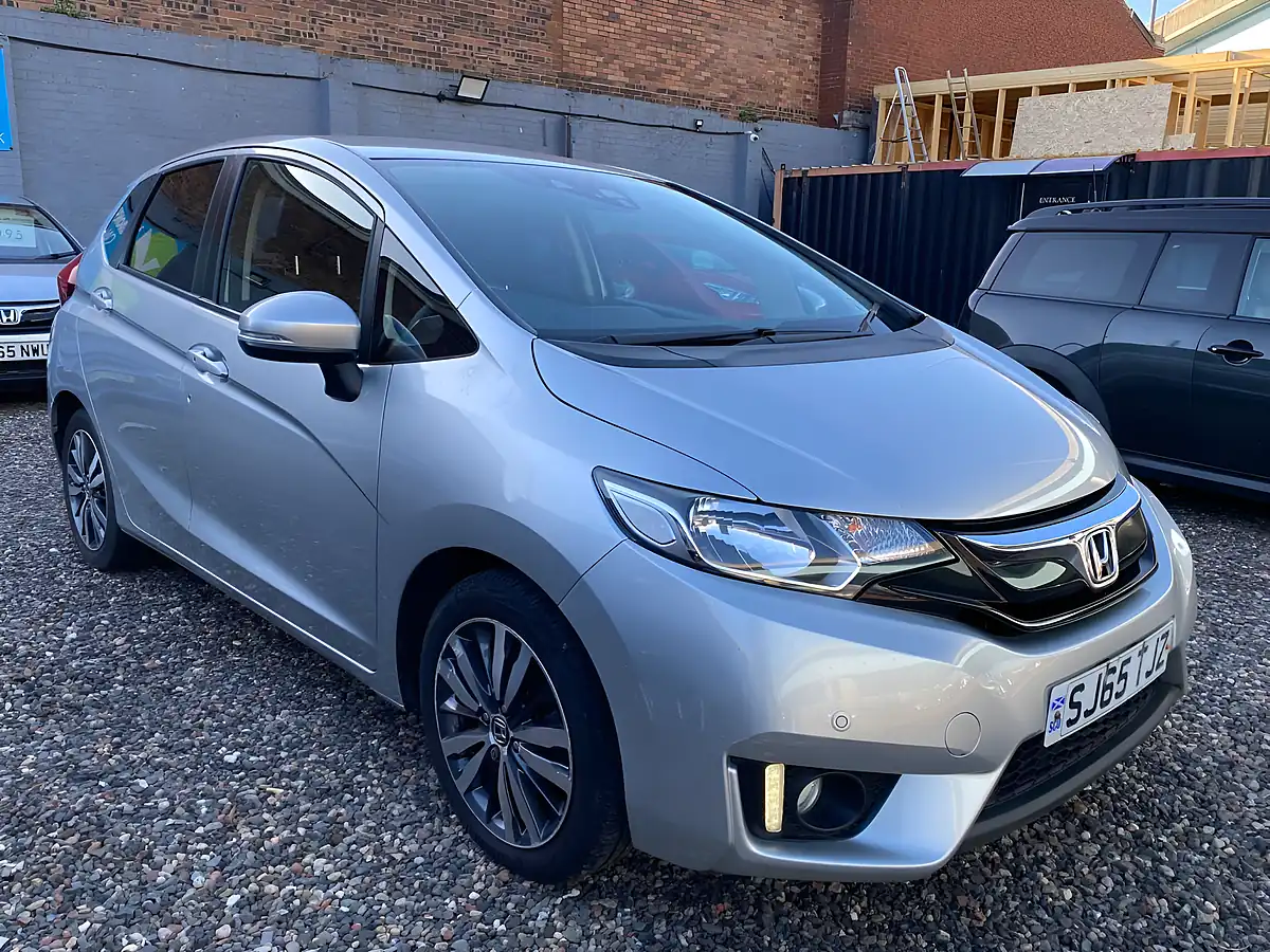 Used 2015 Honda Jazz Ex Silver - Interior and Exterior details 2
